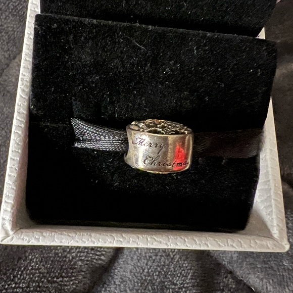 Pandora Christmas charm with crystals - Picture 2 of 5